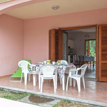 2 Bedroom Stunning In Straulas 산테오도로