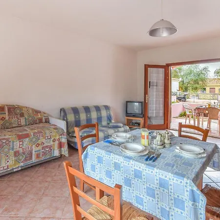 2 Bedroom Stunning In Straulas Hébergement de vacances