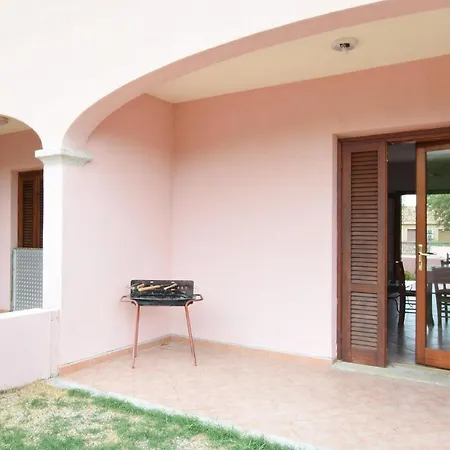 2 Bedroom Stunning In Straulas Hébergement de vacances *